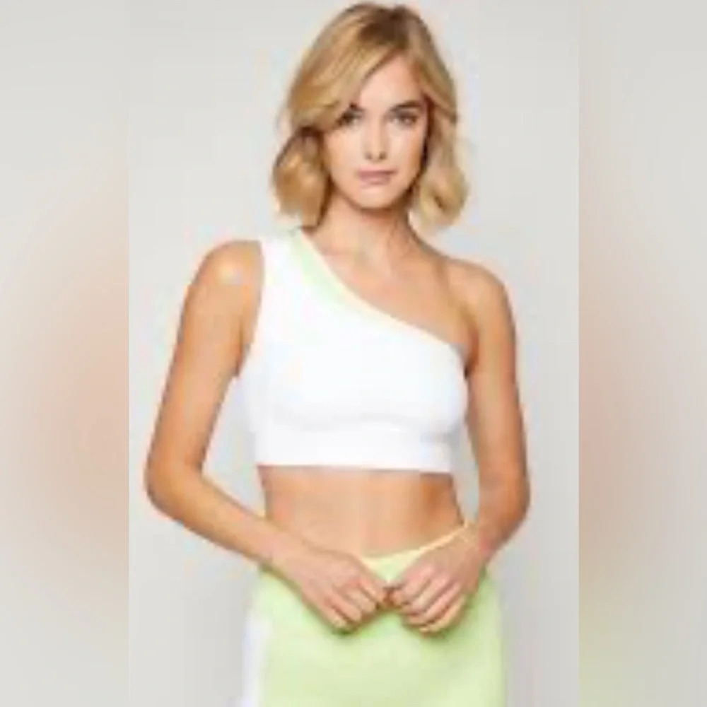 FourLaps Solo Sports Bra New With Tags One Shoulder Bras